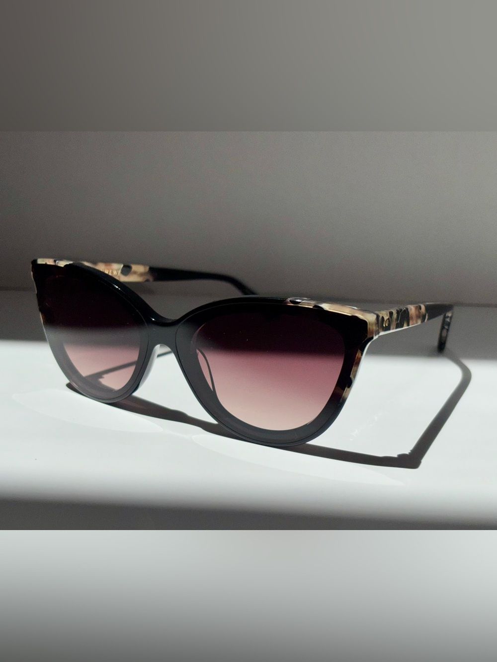 KREWE - MONROE NYLON | Crema to Black Sunglasses